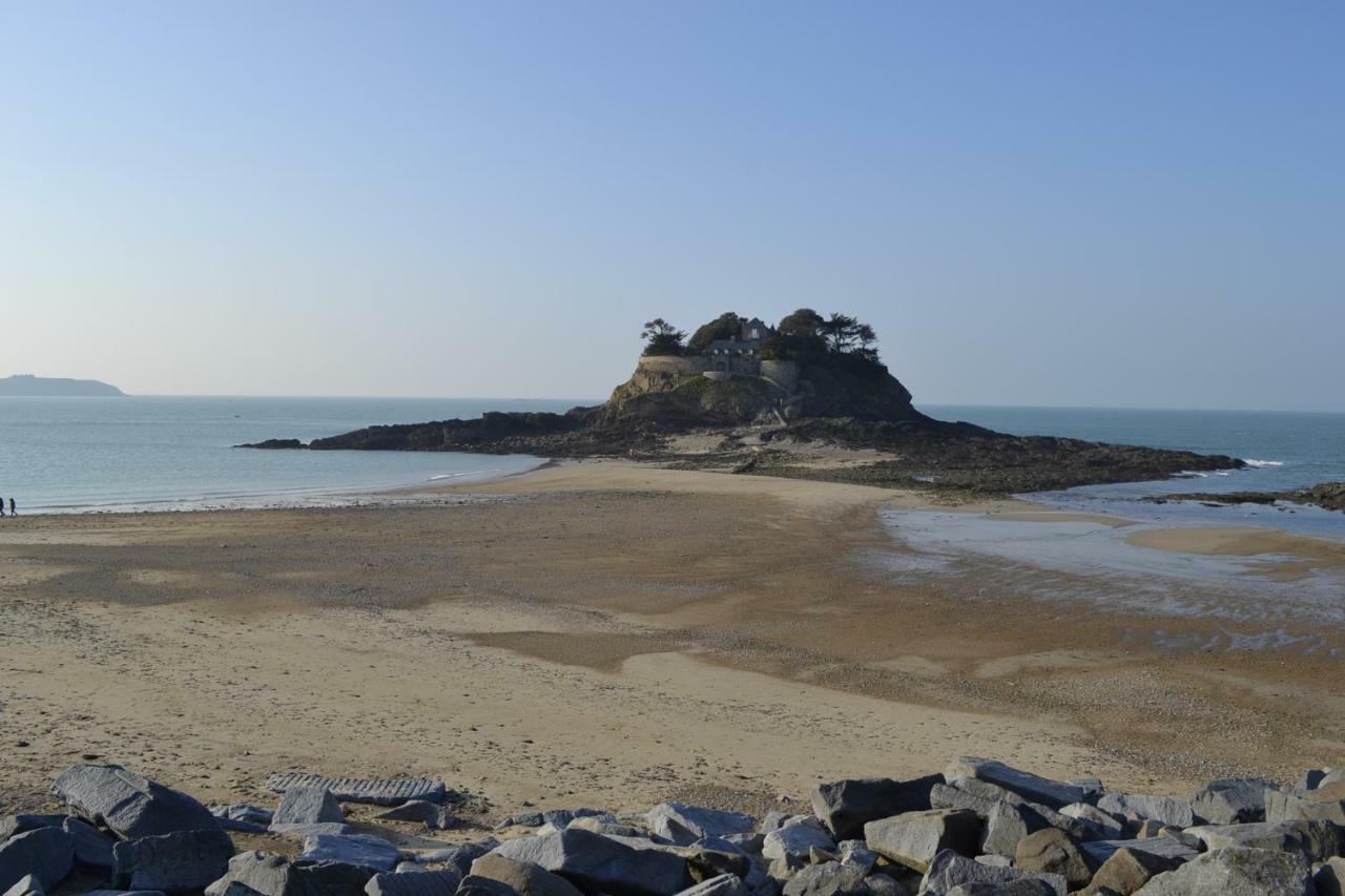 Vue Sur Mer Cancale Eksteriør billede